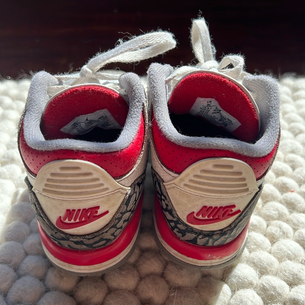 JORDANS NIKE AIR JORDAN 3 Cardinal HI TOPS Basketball Shoes Little Kid size 9C - Picture 4 of 11